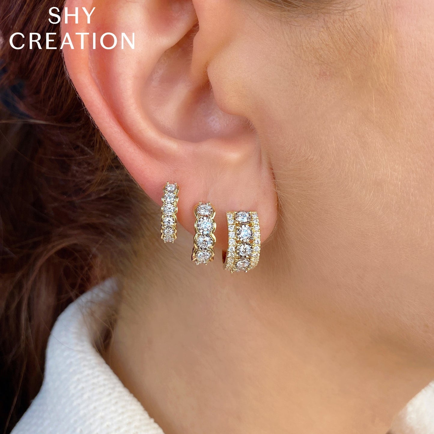 0.23CT 14K W/G DIAMOND HUGGIE EARRING
