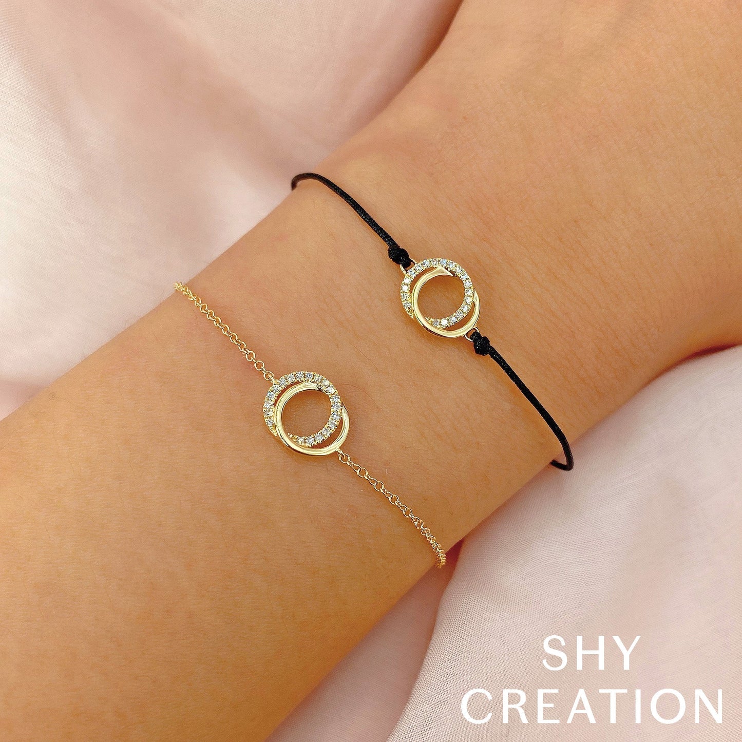 0.07CT DIAMOND LOVE KNOT CIRCLE BRACELET