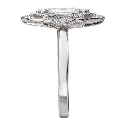 Semi-Mount Oval Disc Designed Engagement Ring