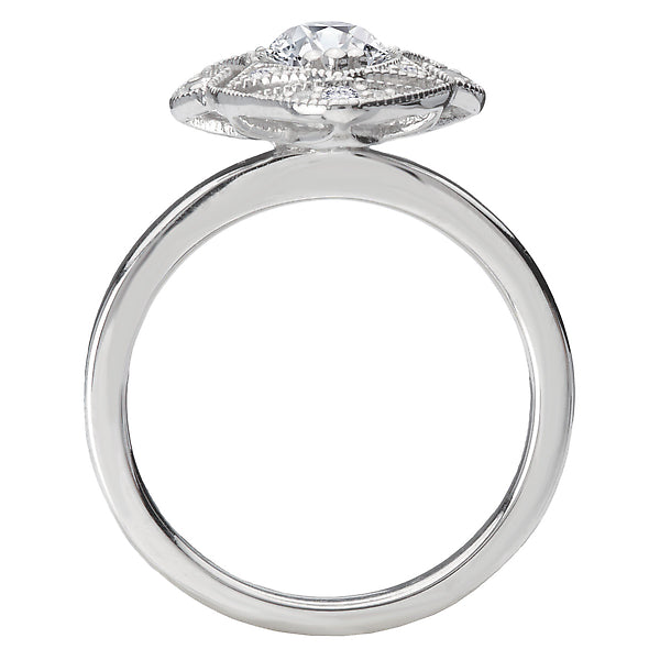 Semi-Mount Oval Disc Designed Engagement Ring