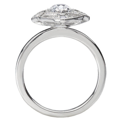 Semi-Mount Oval Disc Designed Engagement Ring