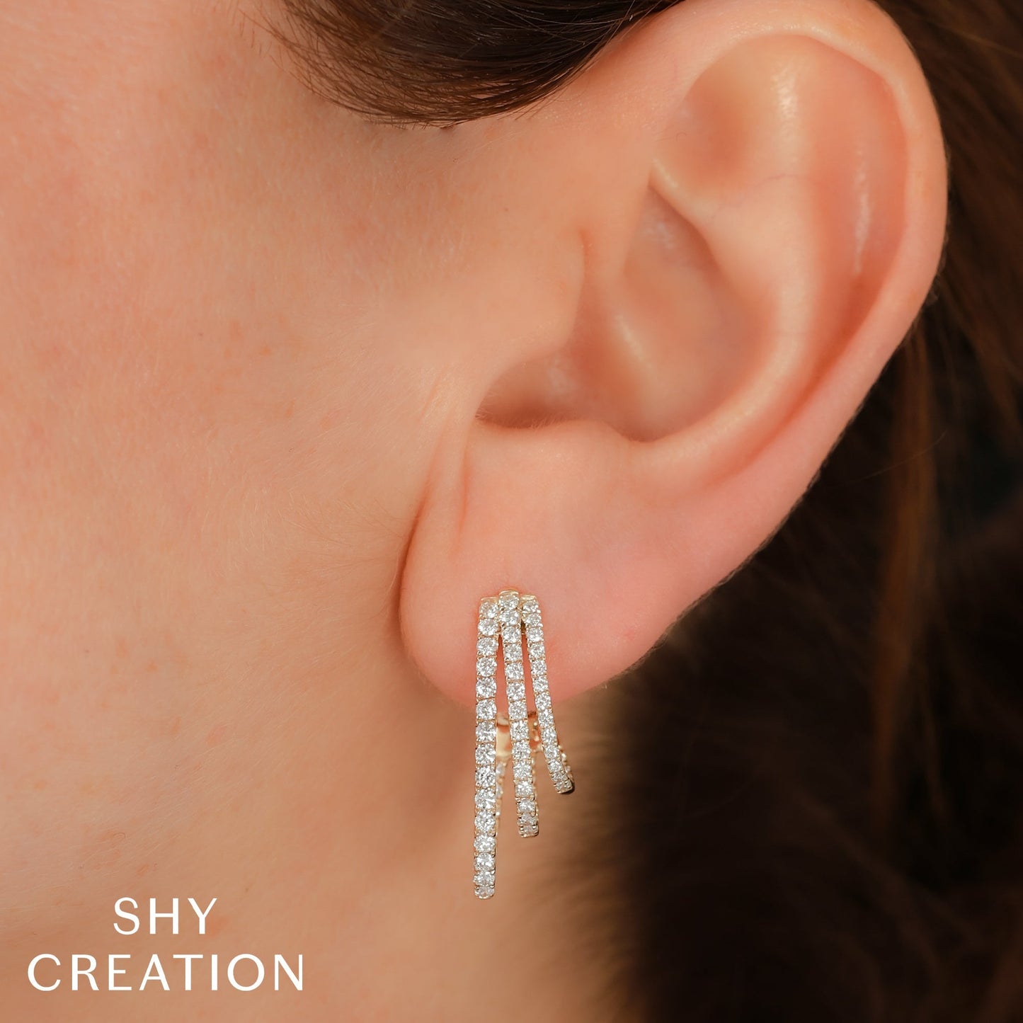 1.58CT 14K W/G DIAMOND OVAL HOOP EARRING