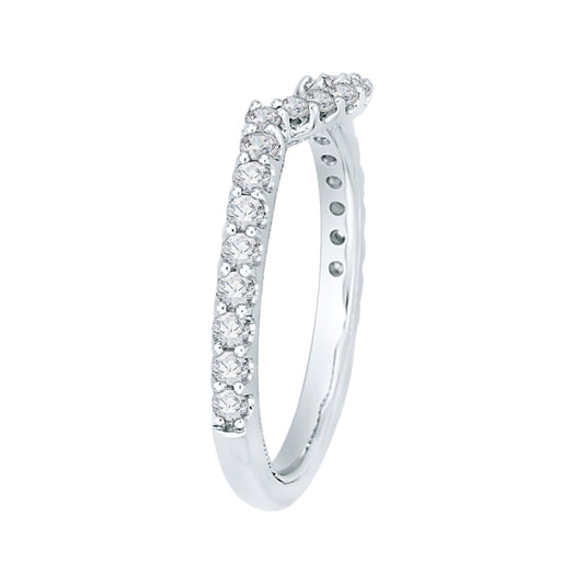 Round Diamond Wedding Band In 18K White Gold