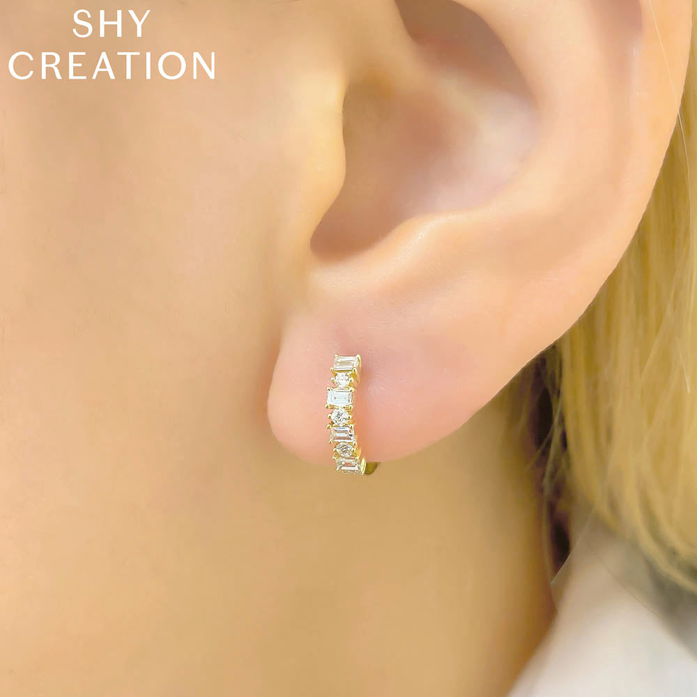 0.42CT DIAMOND BAGUETTE HUGGIE EARRING